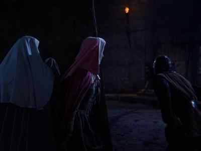 There's a boat waiting. Dash
through the gate as soon as It opens. - The Bandit of Sherwood Forest