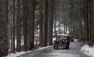 There's a car behind us. - The Conformist