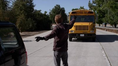 There's a car in the road. - Criminal Minds
