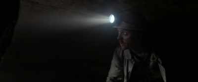 - There's a corridor, I'm going there.
- Come on, Louis. - The Deep Dark