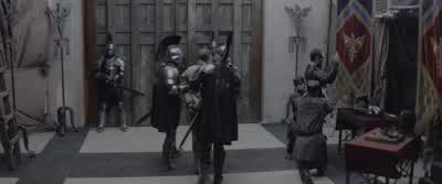 There's a crowd of thousands out there. - King Arthur: Legend of the Sword