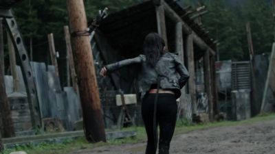 There's a darkness
in you, Octavia. - The 100