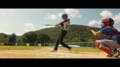 There's a grounder to
shorts, Scoops there, - Rally Caps