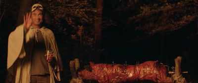 - There's a hog roast.
- That could actually be great. - The Festival
