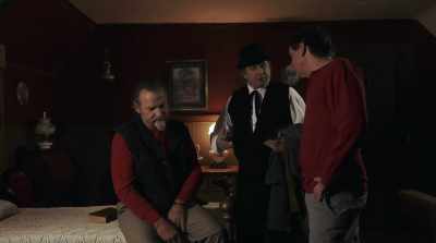 There's a hundred people, - Bill Tilghman and the Outlaws