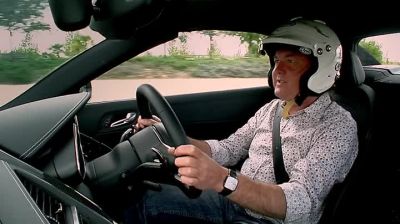 There's a left-hander somewhere.
There it is. Throw him in. - Top Gear