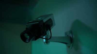 There's a light sensor,
a further security camera. - Inside the Heist