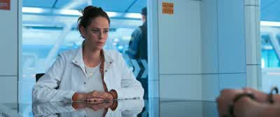 There's a little girl here. - Maze Runner: The Death Cure