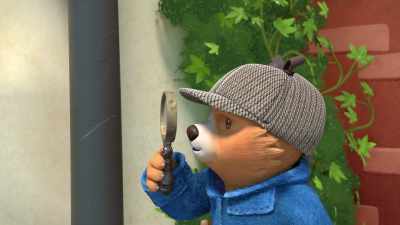 There's a little scratch here.
Maybe that's a clue. - The Adventures of Paddington