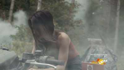 There's a nice
little hurricane - Romance in the Wilds