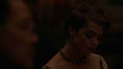 There's a potted plant
right behind you, - The Man in the High Castle