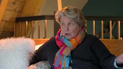 There's a reason why your foot
doesn't go behind your ear - Extraordinary Escapes with Sandi Toksvig