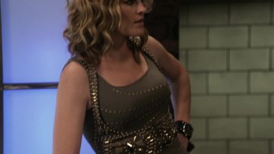 There's a... there's a
back room that way. Just... - Rizzoli & Isles