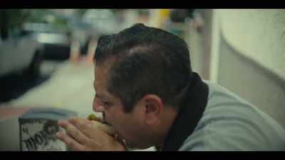 There's all these different types
of salsas and condiments - Street Food: USA