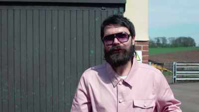 There's always a big
gaping chasm, chasm - Biffy Clyro: Cultural Sons of Scotland