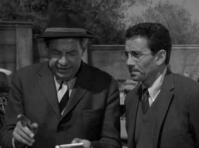 There's always the same, they saw nothing,
they remember and nothing, - Alfred Hitchcock Presents