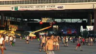 There's an emerging
artist stage, - Woodstock 99: Peace Love and Rage