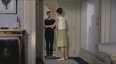 There's someone at the door - Paris When It Sizzles
