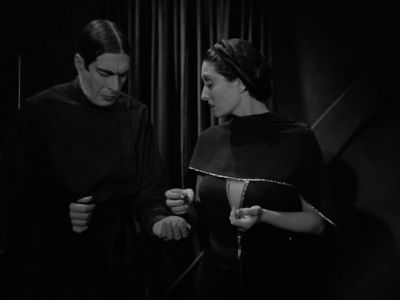 There's blood on it again - Dracula's Daughter
