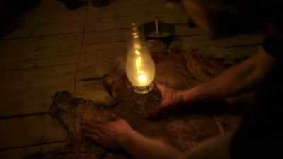 There's brain
all over my hands, - Life Below Zero: Next Generation