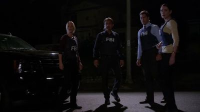 - There's his car.
- He's in there. - Criminal Minds