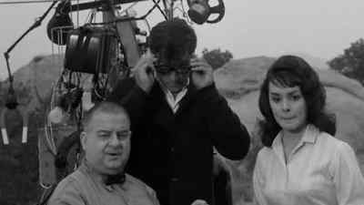 There's someone coming. - The Three Stooges Meet Hercules