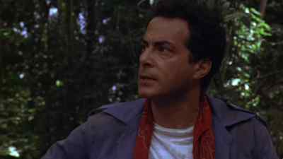 There's crawling things in there. - Gold of the Amazon Women