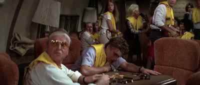 There's divers out there.
They're coming for us. - Airport '77