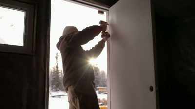 There's electricity,
plumbing, heat. - Life Below Zero: Next Generation