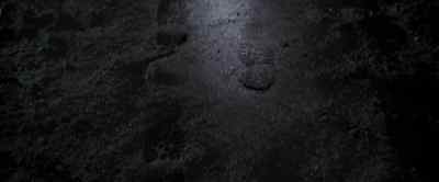 There's footprints. - The Bone Collector