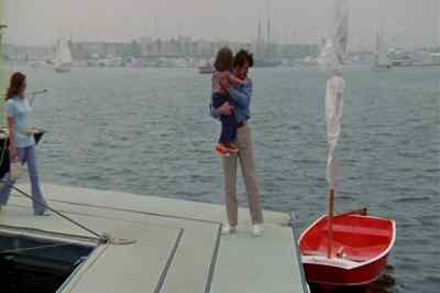 There's my girl!
Come here to daddy. - Pretty Maids All in a Row
