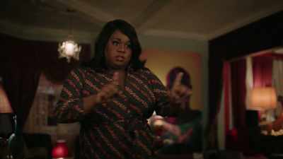 There's gonna be
a sit-down dinner - Zoey's Extraordinary Playlist