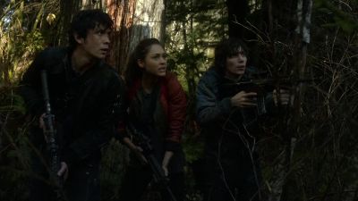 There's Grounders in the trees. - The 100