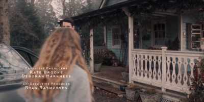 There's nobody here.
I told them when we were arriving. - A Discovery of Witches
