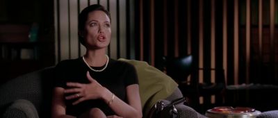 There's this huge space between us - Mr  &amp; Mrs  Smith