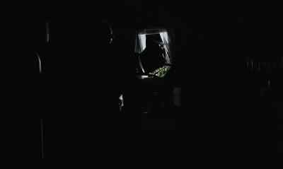 There's kerosene in here. - Dracula's Dog
