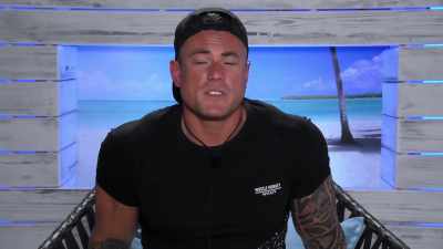 There's, like,
I'm not gonna get‐‐ - Love Island