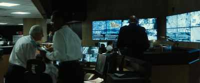 There's lives in your hands. - London Has Fallen