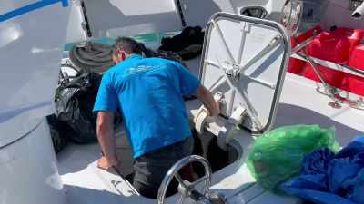 There's maggots and
seafood juices and ugh. - Below Deck Down Under