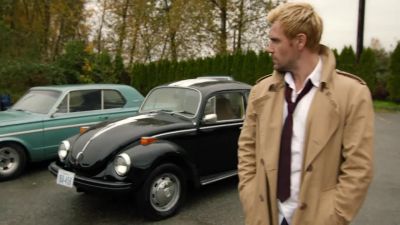 - There's Mona's bike.
Where is she? - DC's Legends of Tomorrow
