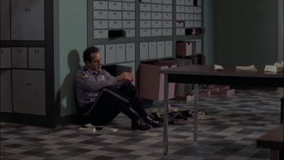 There's no air.
Turned it off. - Monk