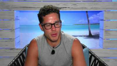 There's no better place
to make a big gesture - Love Island