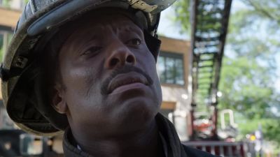 There's no one down here.
It's an inferno, Chief. - Chicago Fire