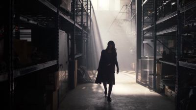 There's no one here. - Supergirl