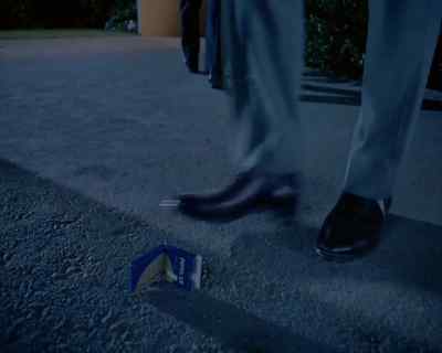 There's no place
for Dan to hide. - Land of the Giants