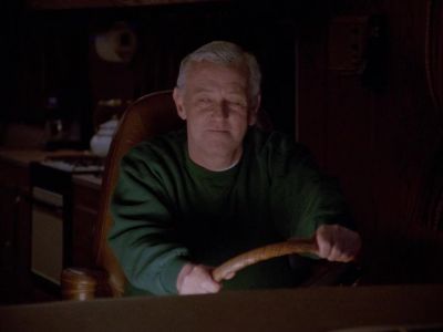 There's no reason to cut our trip short. - Frasier