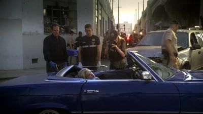 There's no scoring and no
horizontal scrape marks on her car. - CSI: Crime Scene Investigation