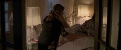 -There's no thunder or lightning.
-Oh, isn't there though? - Brazen