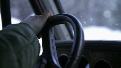 There's not any
fresh snow to push, - Life Below Zero: Next Generation