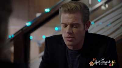 There's
nothing better - Marry Me at Christmas